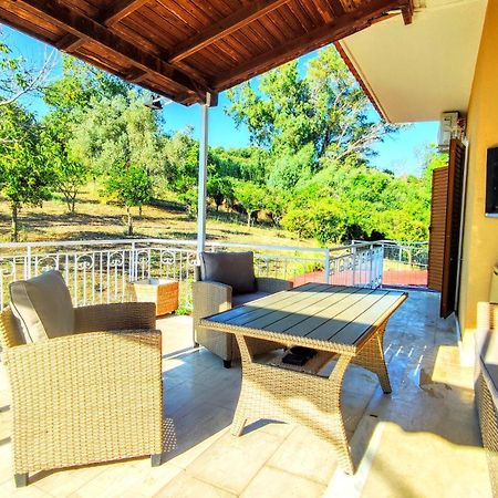 The Elysian At Nicopolis Jacuzzi Apartment Nikopolis Phòng bức ảnh
