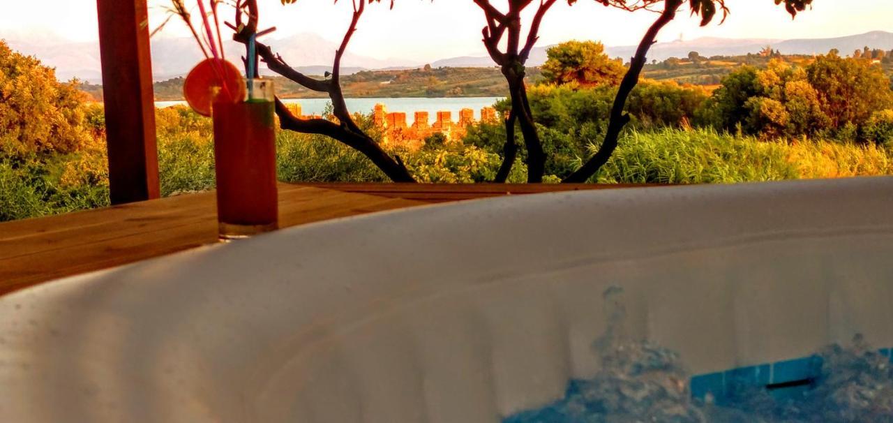The Elysian At Nicopolis Jacuzzi Apartment Nikopolis Ngoại thất bức ảnh