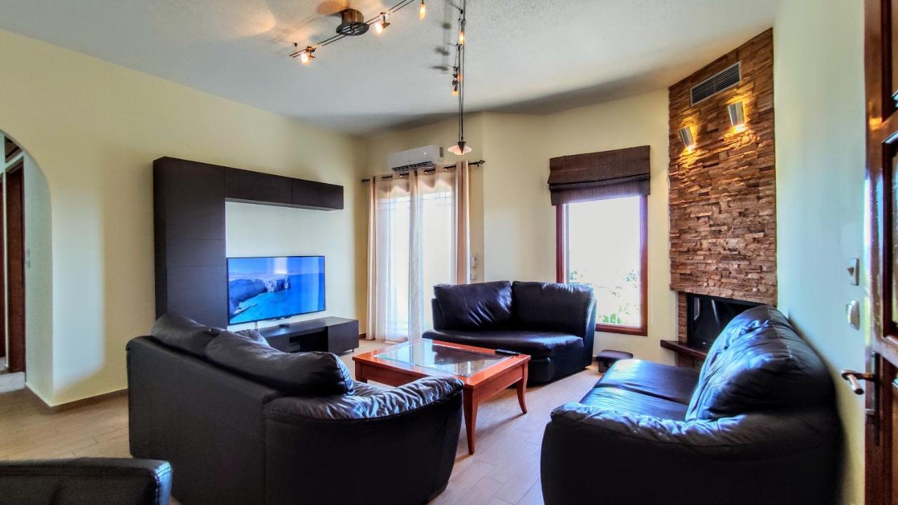 The Elysian At Nicopolis Jacuzzi Apartment Nikopolis Ngoại thất bức ảnh