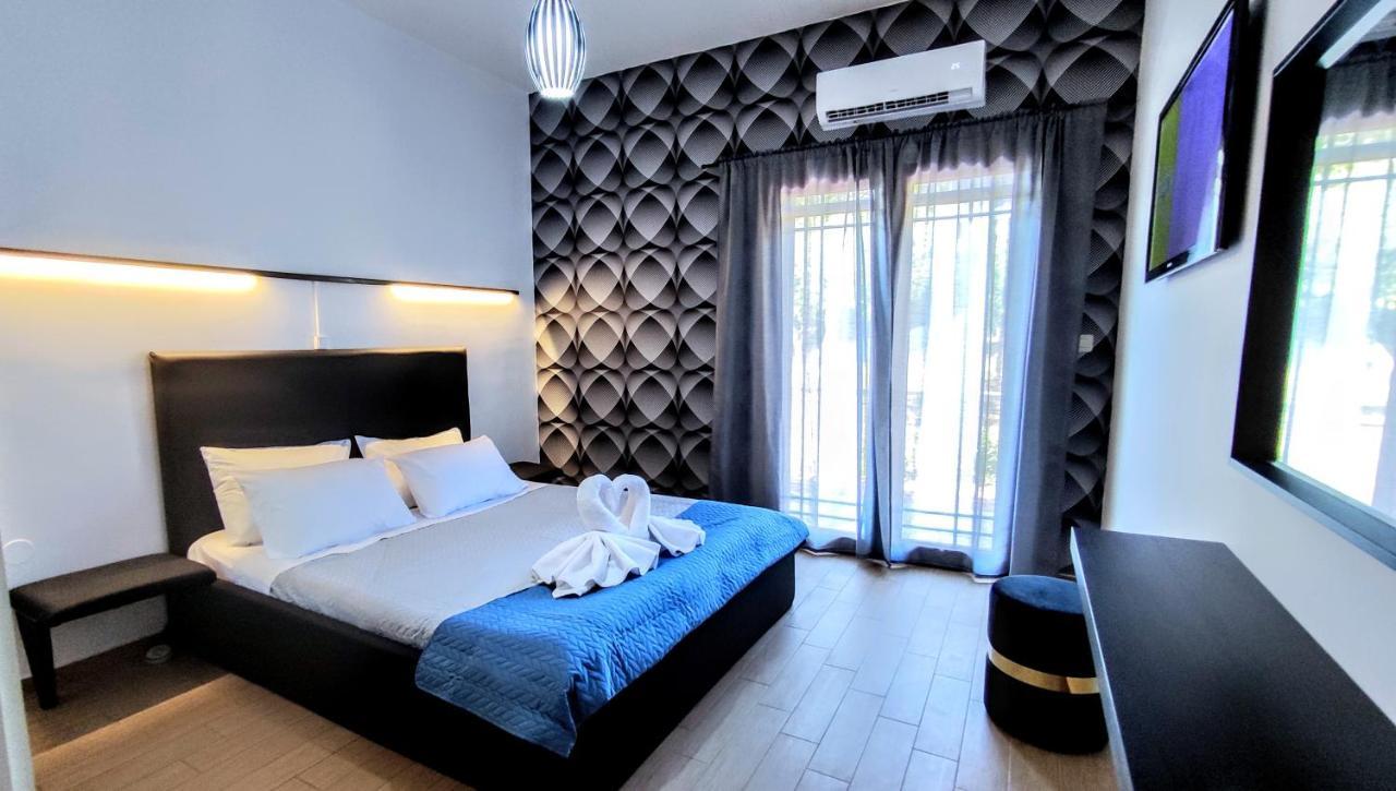 The Elysian At Nicopolis Jacuzzi Apartment Nikopolis Ngoại thất bức ảnh