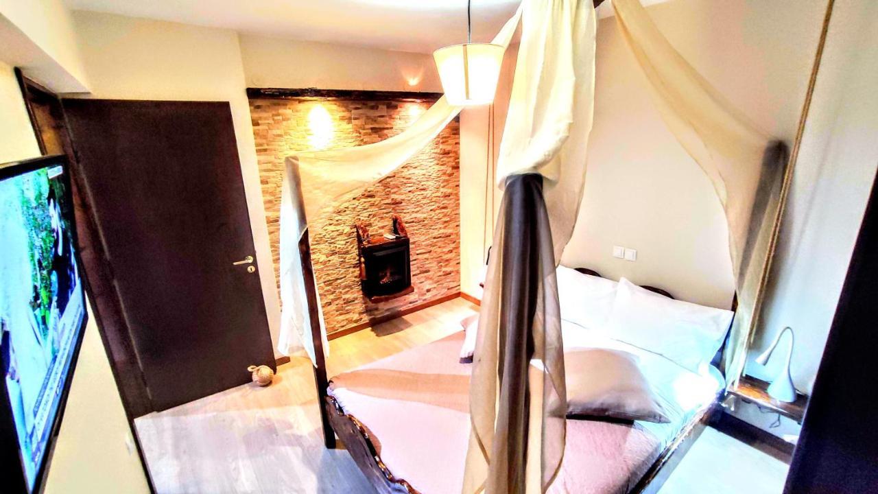 The Elysian At Nicopolis Jacuzzi Apartment Nikopolis Ngoại thất bức ảnh